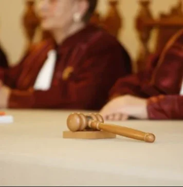 Avocata Ingrid Mocanu: Nu, „judecătorii” CCR nu sunt magistrați, ci niște sinecuriști numiți politic