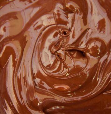 Cei mai mari producători de ciocolată din România, scoși la vânzare