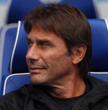 Preşedintele clubului Napoli îl susţine pe antrenorul Antonio Conte