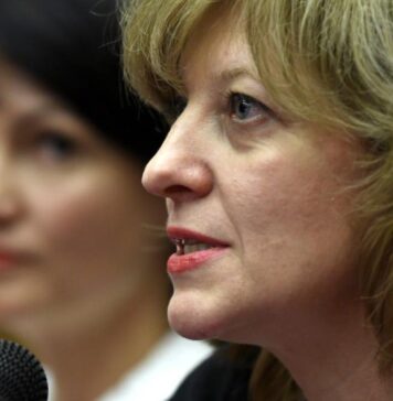 Avocata Ingrid Mocanu: Tante „Gheorghiu-Dej” va trebui să dea explicații în fața celor de la „Caritas”? Să o întrebe și de miliardele alea dosite din Fundație, rupte de la „gura copiilor”, cum și-a stabilit ea singură salariul de la „gura spitalelor”, dacă a dat bani în alte scopuri și cu ce firme a construit … să nu o cheme de două ori”