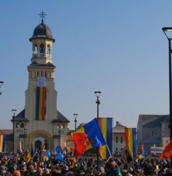 Călin Georgescu, mesaj către românii din ţară şi Diaspora: „Vă aștept cu inimă deschisă, cu dor și cu drag, pe 1 Decembrie, la Monumentul Unirii din Cetatea Alba Carolina. Să fim împreună!”