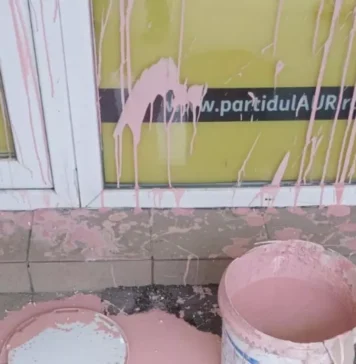 Sediul AUR, vandalizat în Sectorul 4. Făptașii au aruncat cu vopsea pe pereți și pe geamuri (realitatea.net)