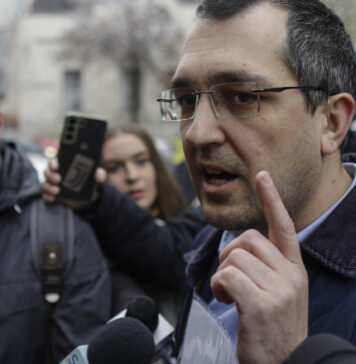 Cristoiu: Vlad Voiculescu şi Dogioiu au principii şi ţin la ele doar când e vorba despre alţii, cu ei sunt foarte îngăduitori, îşi găsesc justificări pentru orice situaţie