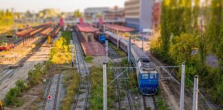 Guvernul prelungește până în 2026 facilitățile de transport pentru veterani, văduve de război și pensionari