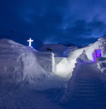 Hotelul de Gheață de la Bâlea Lac nu va mai fi ridicat în acest an din cauza temperaturilor ridicate