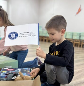 DRRM continuă oferirea celor 3 000 de pachete cu materiale educative în limba română copiilor din Republica Moldova, în localitățile din raionul Cahul