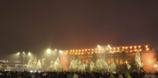 Peste o mie de persoane au protestat în Piața Victoriei din Capitală /VIDEO