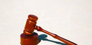 Sute de persoane protestează în faţa sediului Consiliului Superior al Magistraturii