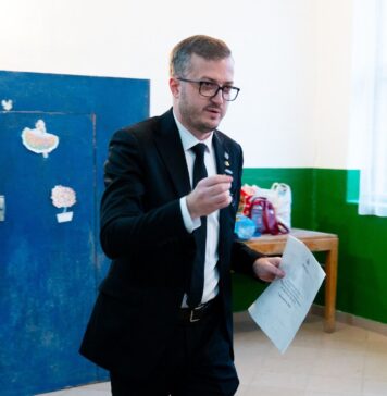 Ștefăniță Avrămescu, candidatul AUR la președinția Consiliului Județean Buzău, a votat la primele ore ale dimineții în Chiojdu: „Azi am votat pentru Buzău”