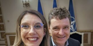 Nicușor Dan: Nicușor Dan îi transmite lui Ilie Bolojan, de la Paris, să nu o demită pe ministra Diana Buzoianu, așa cum a cerut PSD