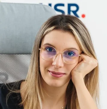 Avocata Elena Radu: Diana Buzoianu minte de îngheaţă apele, dă vina pe alţii, este total inconştientă; Comunicatul Prefecturii, emis pe 6 noiembrie, arată negru pe alb că autoritățile locale avertizaseră deja asupra unui posibil dezastru”