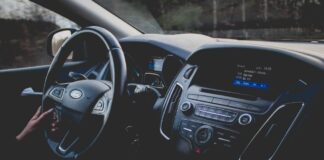 Impozitul auto se va plăti ţinând cont de norma de poluare. MAI a finalizat centralizarea