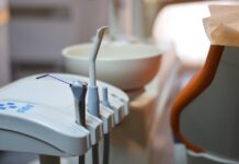 Cazul fetiţei decedate la stomatolog/ Analiză internă: managerul și un angajat administrativ, responsabili pentru autorizația sanitară