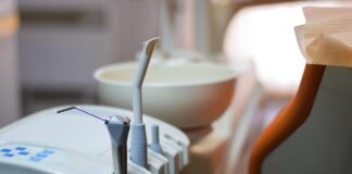 Cazul fetiţei decedate la stomatolog/ Analiză internă: managerul și un angajat administrativ, responsabili pentru autorizația sanitară