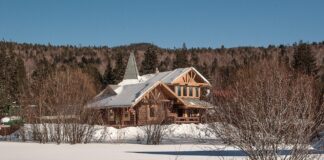 Revelion cu surprize neplăcute: bărbat din Prahova, anchetat după ce încasa avansuri pentru cazare și dispărea