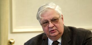 A murit profesorul și analistul economic Mircea Coşea