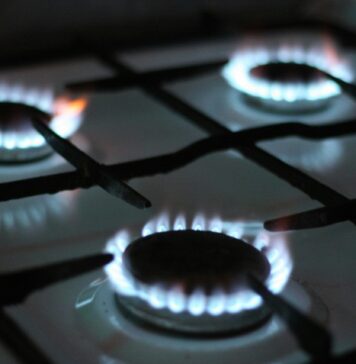 ANRE a amendat cu 54,5 milioane de lei 3 producători de gaze offshore care nu au vândut gazul la prețul reglementat