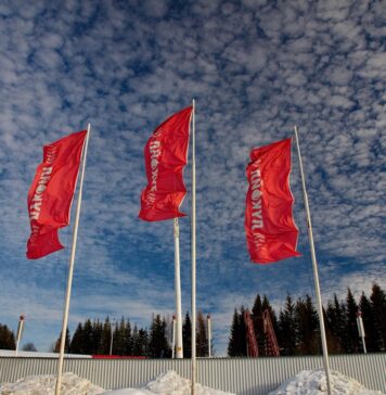 Benzinăriile Lukoil pot funcționa legal până în aprilie 2026, anunță Oana Țoiu