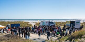 Peste 250 de oameni au curățat trei kilometri de plajă la Corbu Cleanup Day